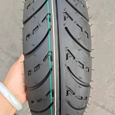5000 pièces par jour Capacité de production Casse de pneu pour pneus sans tube de moto 120/70 12