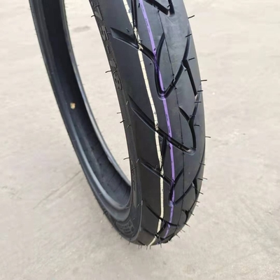 2.75-18 Pneus pour moto avec un taux de caoutchouc naturel élevé et livraison au port de Qingdao