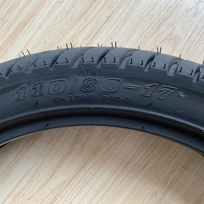 Fabricants de pneus de motocyclettes sur le marché africain avec une durée de vie de 20000 KM 110/80 17