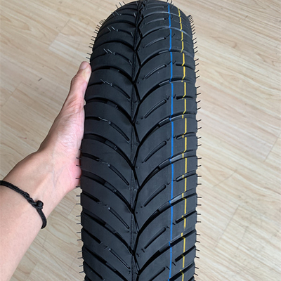 Fabricants de pneus de motocyclettes sur le marché africain avec une durée de vie de 20000 KM 110/80 17
