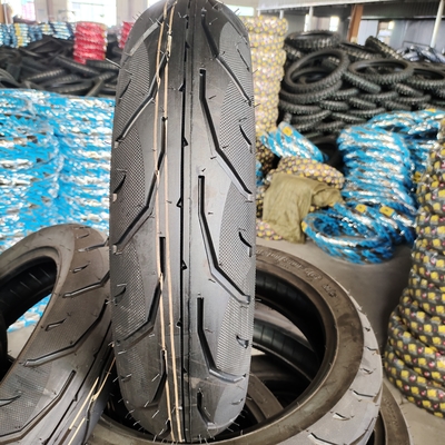 Développement en profondeur 140/60-r17 pneumatique de moto sans tube pour la vente de moto