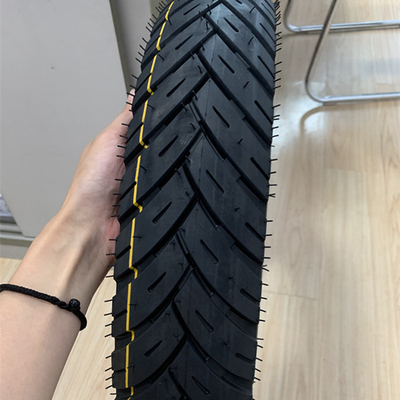 Pneus de moto 90/90-17 en super caoutchouc de conception approfondie à des fins de réparation ou de remplacement