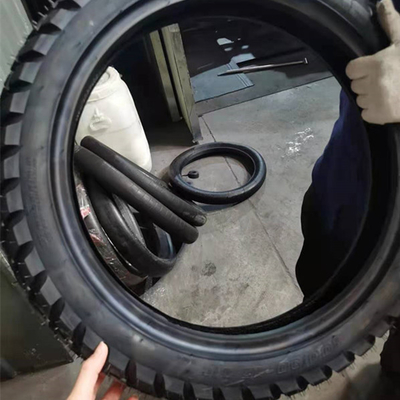 Résistance à la traction 10.5 Pneus de moto 110/90 16 pour la promotion du marché africain