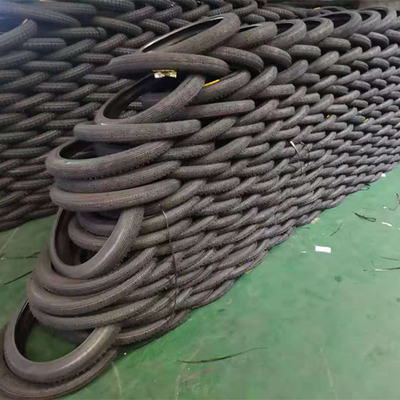 Des pneus de moto 90/90-18 de haute performance pour le port de Qingdao