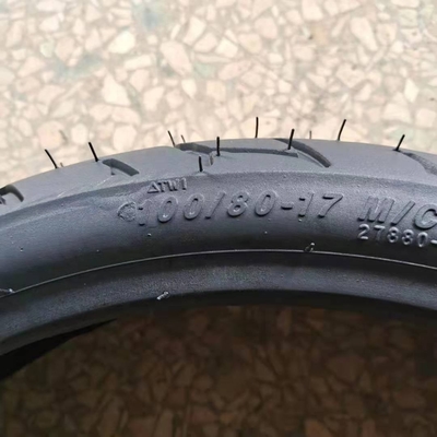 Résistance à la traction 10,5 Pneus de moto du marché africain 100/80-17 Pneus de moteur en caoutchouc naturel