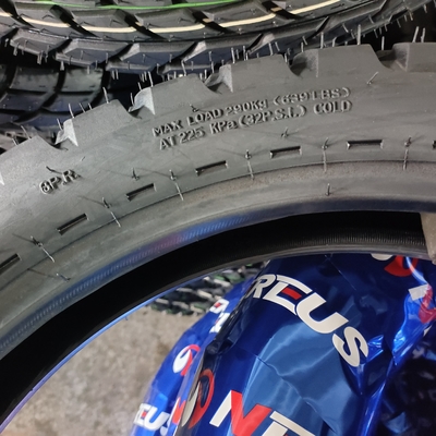 Super 110/90-16 110/90-17 Pneus pour motos et pneus sans tuyau adaptés à toutes les conditions météorologiques