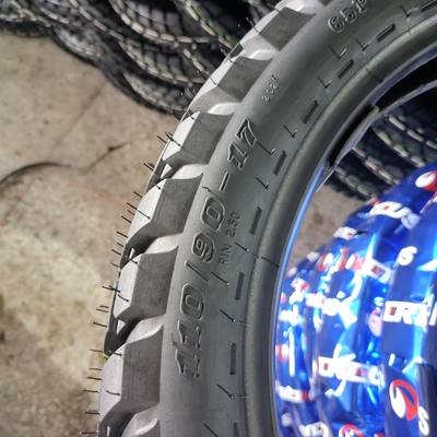 Super 110/90-16 110/90-17 Pneus pour motos et pneus sans tuyau adaptés à toutes les conditions météorologiques