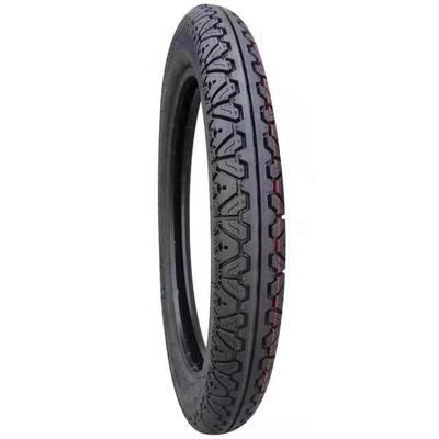 Fabriqué en pneus de moto 2,75-18 avec un motif profond et 35% à 55% de caoutchouc