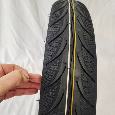 2.8kg 80/90-17 pneumatique de moto sans tube 809017 pour le marché du Cambodge Malaisie Philippines