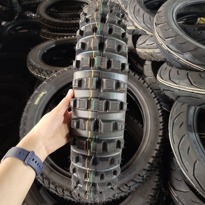 110/90-16 Pneus pour motocycle mrf 110 90 16 pour les acheteurs du Moyen-Orient 35%-45% Contenu en caoutchouc
