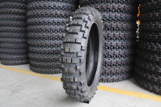TL 6.8KG 140/80-18 140/80/18 140 80 18 Pneus chinois en caoutchouc pour motocyclettes destinés au port de Qingdao