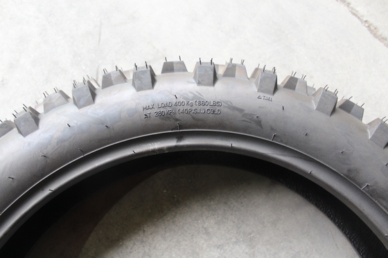 TL 6.8KG 140/80-18 140/80/18 140 80 18 Pneus chinois en caoutchouc pour motocyclettes destinés au port de Qingdao