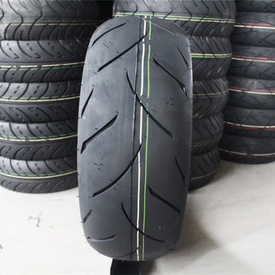 Contenu en caoutchouc de 35% à 45% 190/55/17 Pneus de motocyclettes Pneus sans tube 190/55/17 pour Superior