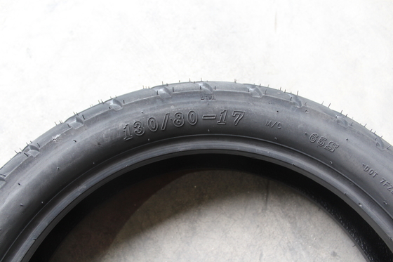 130/80-17 130/80/17 Pneus de moto pour le marché du Moyen-Orient Charge QTY/40'HQ 13000PCS