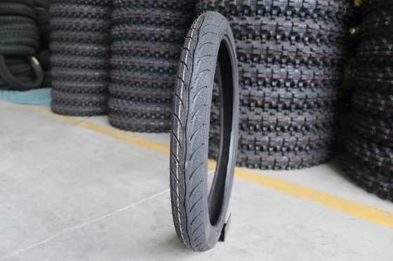 Pneus de moto 2.50-17 2.75-17 3.00-17 2.50-18 2.75-18 3.00-18 avec capacité de charge 165 kg