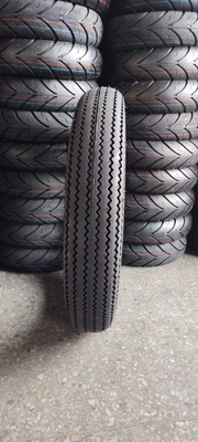 Pneus de moto à dent de scie 4.50x17 450-17 450/17 pour le port de chargement Port de Qingdao