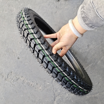 Pneus de moto lourds 2.75-18 pour 20000 KM Durée de vie Temps de livraison dans les 25 jours