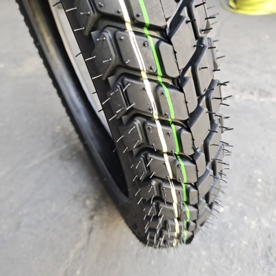 Pneus de moto lourds 2.75-18 pour 20000 KM Durée de vie Temps de livraison dans les 25 jours