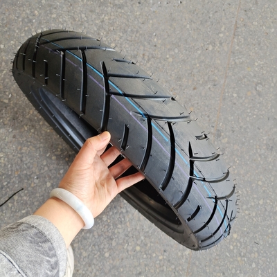110/80-17 8PR Pneus à haute résistance à la traction de motocyclettes de longue durée pour le marché vénézuélien
