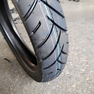 110/80-17 8PR Pneus à haute résistance à la traction de motocyclettes de longue durée pour le marché vénézuélien