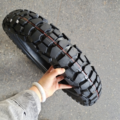 Pneus de motocyclette 120/90-18 fabriqués au port de Qingdao Pneus pour la stabilité en ligne droite
