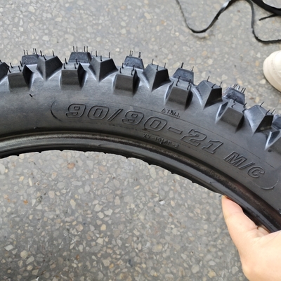 10.5 Résistance à la traction Pneus de moto 90/90-21 du marché africain 6PR 8PR Durable Motocross