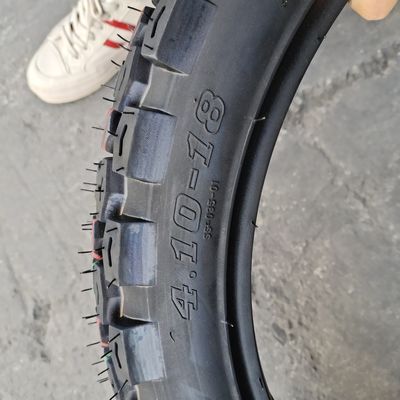 410-18 410X18 Pneus tout-terrain de moto avec teneur en caoutchouc et vitesse de 150 km/h