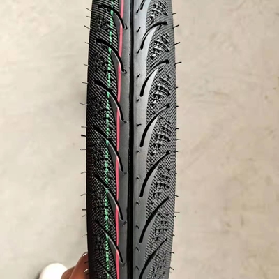 Super 70/90-17 Pneus en caoutchouc de motocyclette de grande capacité de production pour réparation/remplacement