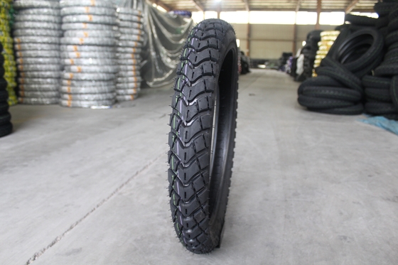 Burkina Faso Tube de moto 2.75-17 275-17 avec une capacité de charge de 178 kg et une teneur en caoutchouc