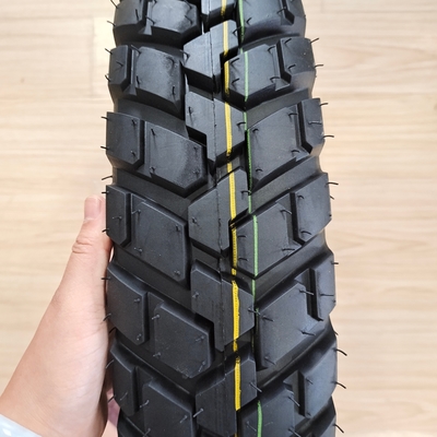 Pneus de moto 3.00-18 35%-55% teneur en caoutchouc Délai de livraison dans les 25 jours