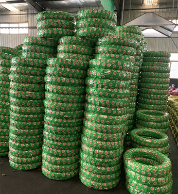 Capacité de production 10000 pièces par jour pour les pneus en caoutchouc pour motos 70/100-17