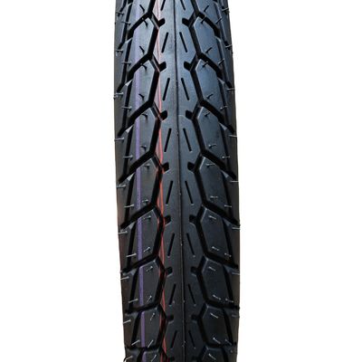 Capacité de production 5000 pièces par jour Pneus de moto 70/100-17 sans tube pour scooter