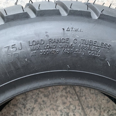 Super pneu de moto 130/90-10 avec 35% à 55% de caoutchouc et longue durée de vie