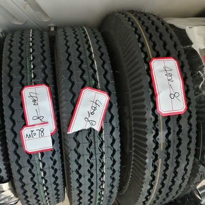 Durabilité élevée Bajaj pneus à trois roues 400-8 4.00-8 avec une capacité de charge de 3 kg