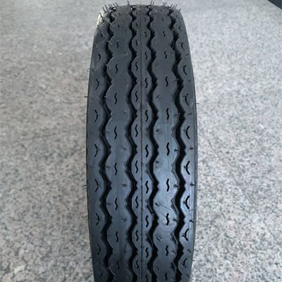 35% à 55% de teneur en caoutchouc 4.00-8 Pneus de moto pour les besoins du client