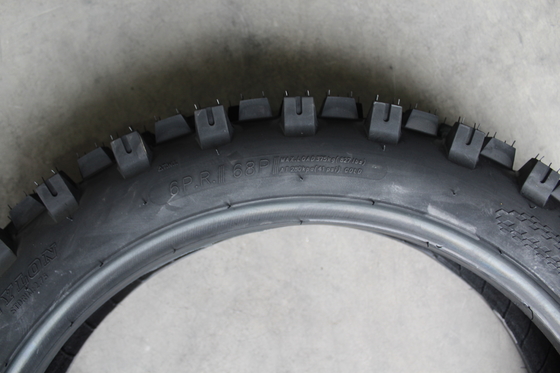 Port de Qingdao 110/100-18 120/100-18 120/90-18 Pneus de motocross pour motocyclette tout-terrain