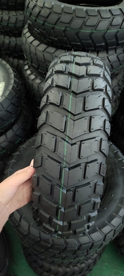 110/90-16 110/90-17 Pneus pour motocyclettes et pneumatiques sans tube Super contenant 35% à 45% de caoutchouc