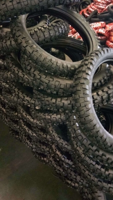 Délai de livraison 25-30 jours 4.10-18 Roues de pneus de moto avec 30% à 45% de caoutchouc