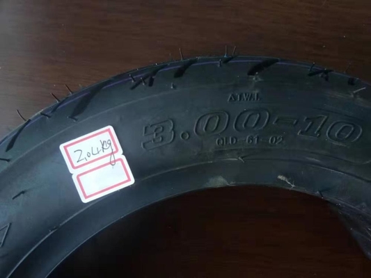 Top- 3.00-10/30010 Pneus de moto avec 6PR/8PR et 30% à 55% de caoutchouc