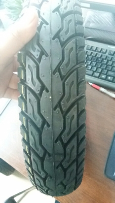 Top- 3.00-10/30010 Pneus de moto avec 6PR/8PR et 30% à 55% de caoutchouc