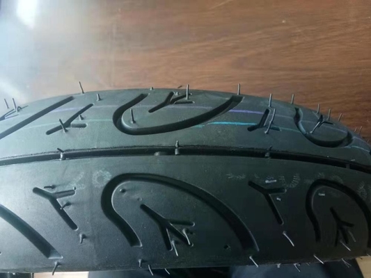 Top- 3.00-10/30010 Pneus de moto avec 6PR/8PR et 30% à 55% de caoutchouc