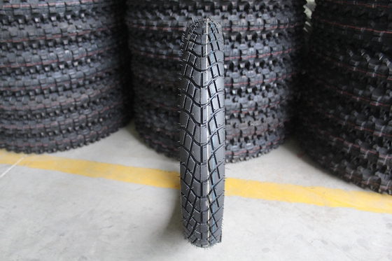 Bien 80/90-16 Taiwan pneus de moto sans tube Ply taux 6PR/8PR Charge QTY/40'HQ 13000PCS