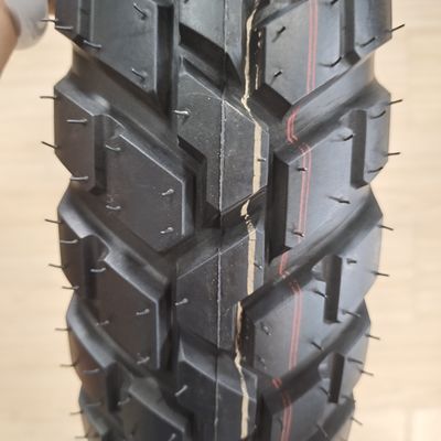 Pneus de moto 100/90-17 5000 pièces par jour Capacité de production et durée de vie de 20000 KM