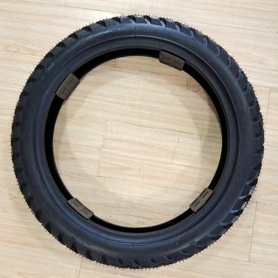 Pneus de moto 100/90-17 5000 pièces par jour Capacité de production et durée de vie de 20000 KM