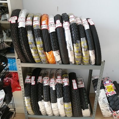 17 18 pouces pneus de motocyclettes 3.00-17 3.00-18 300/17 300/18 pour les applications lourdes