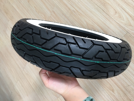 Chargement du port de Qingdao 350-10 Pneus de scooter électrique pour motocyclettes Pneus sans tube 10 pouces