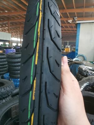 Prix abordable 70/80-17 70 80 17 Pneus sans tube pour moto avec certification ISO9001