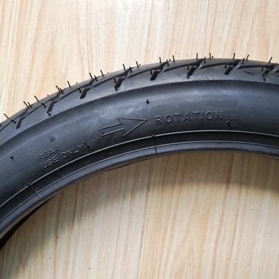 20000 KM Travail Durée de vie Pneus Casing 70/100-17 Pneus de moto pour vos besoins