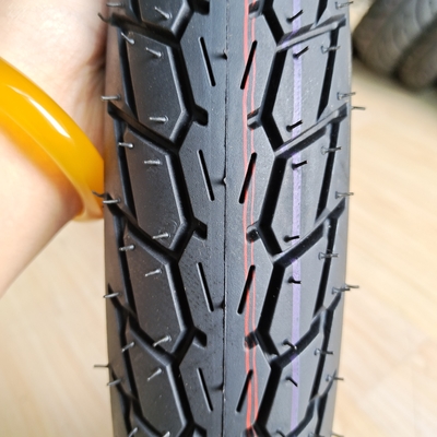 20000 KM Travail Durée de vie Pneus Casing 70/100-17 Pneus de moto pour vos besoins