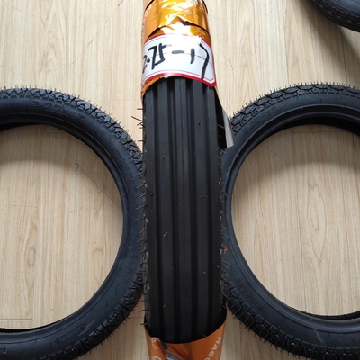 Maxxis 2.75-17 pneus de moto avec 6 PR Ply Rating et 40% de teneur en caoutchouc